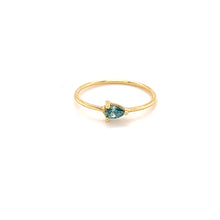 Laden Sie das Bild in den Galerie-Viewer, Ring Lula aus 585 Gelbgold mit blauem Brillant