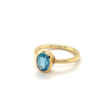 Laden Sie das Bild in den Galerie-Viewer, Ring Abby aus 585 Gelbgold mit Aquamarin